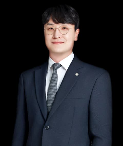 부산공중밀집장소추행변호사 undefined